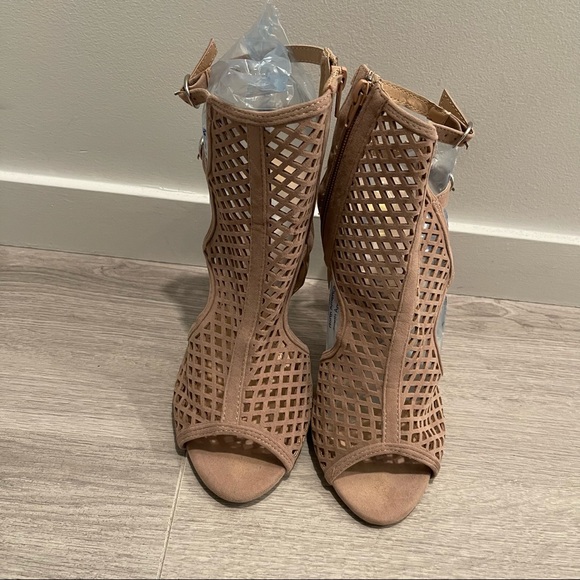Chase + Chloe strap sling back zip stiletto heels tan 7.5 - Picture 3 of 12